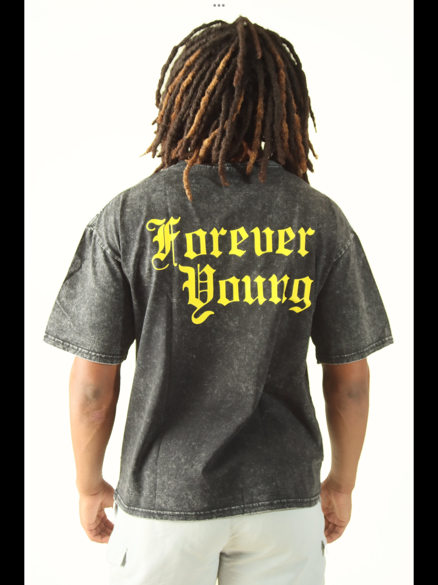FOREVER YOUNG T-Shirt (Unisex)